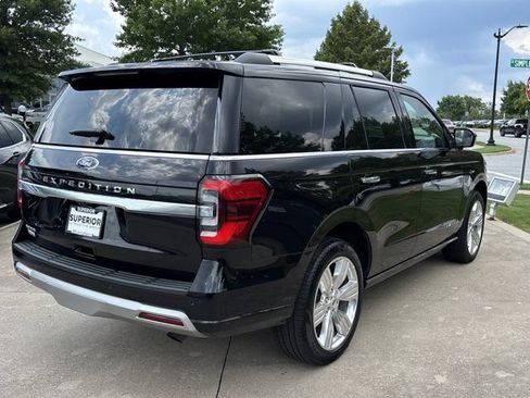 Used 2024 Ford Expedition Platinum AWD/4WD image 3