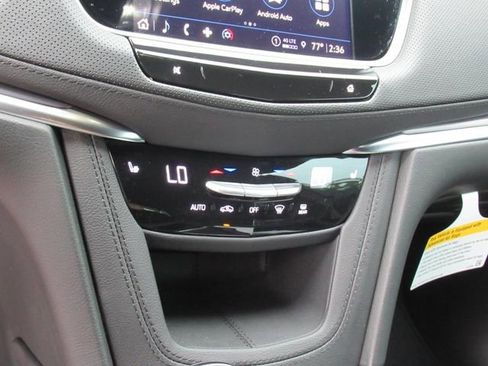 New 2025 Cadillac XT5 Luxury image 23