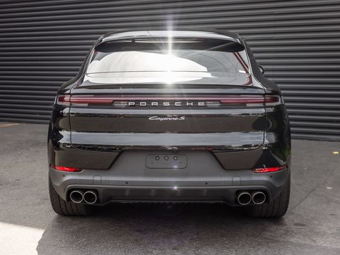 Certified 2024 Porsche Cayenne S AWD/4WD image 9