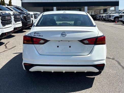 Used 2025 Nissan Altima 2.5 SV image 5