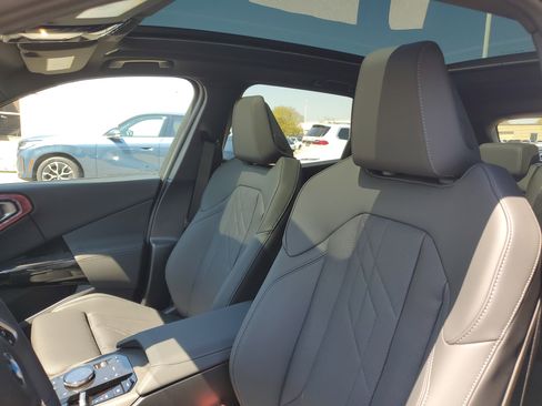 New 2026 BMW X3 xDrive30 w/ Premium Package AWD/4WD image 7