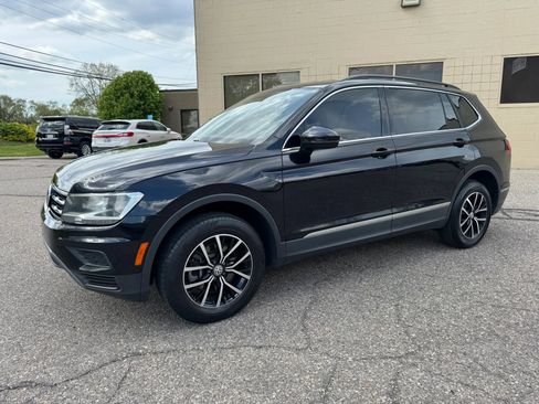 Used 2021 Volkswagen Tiguan SE FWD image 4