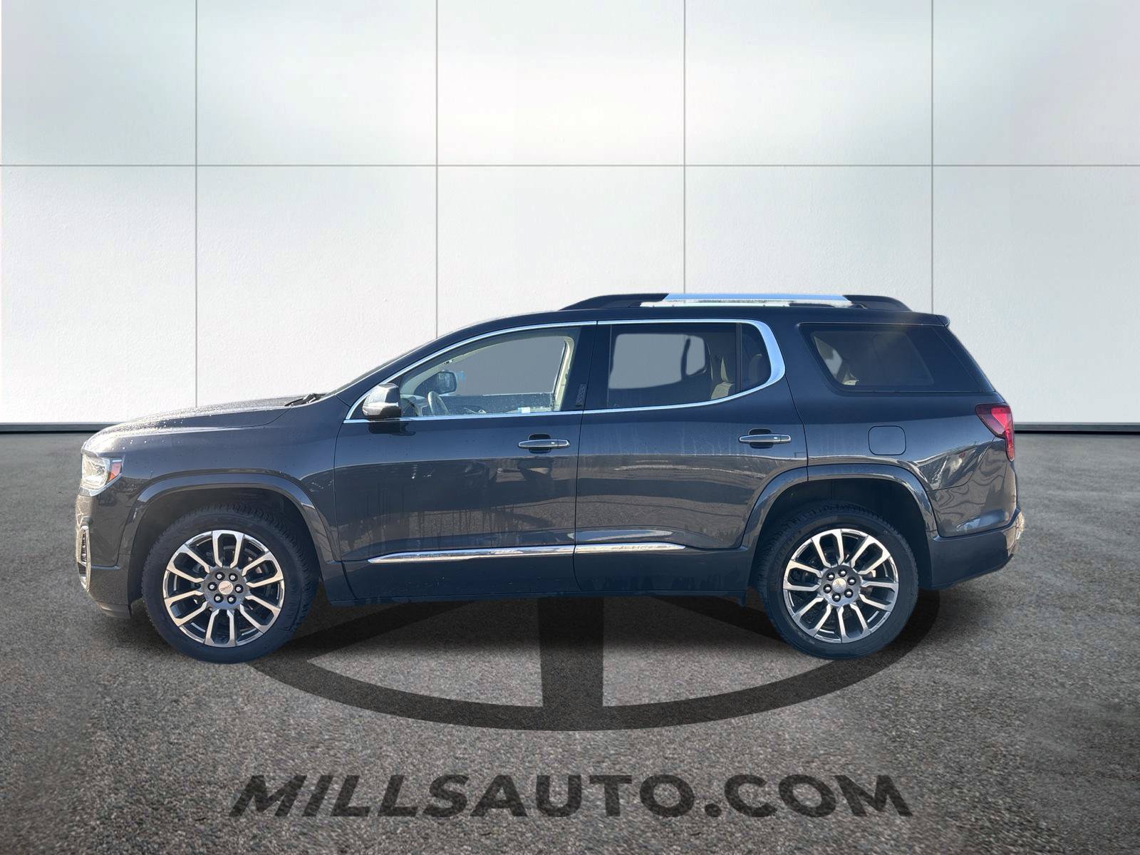 Used 2021 GMC Acadia Denali w/ Denali Ultimate Package AWD/4WD image 10
