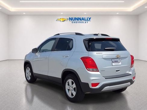 Used 2017 Chevrolet Trax LT FWD image 3