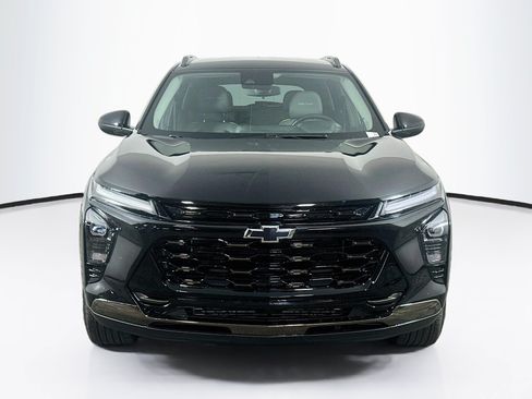 Used 2025 Chevrolet Trax ACTIV FWD image 2