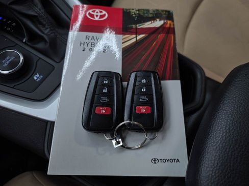 Used 2022 Toyota RAV4 XLE w/ Convenience Package AWD/4WD image 43