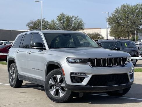 Used 2022 Jeep Grand Cherokee Limited 4xe image 2