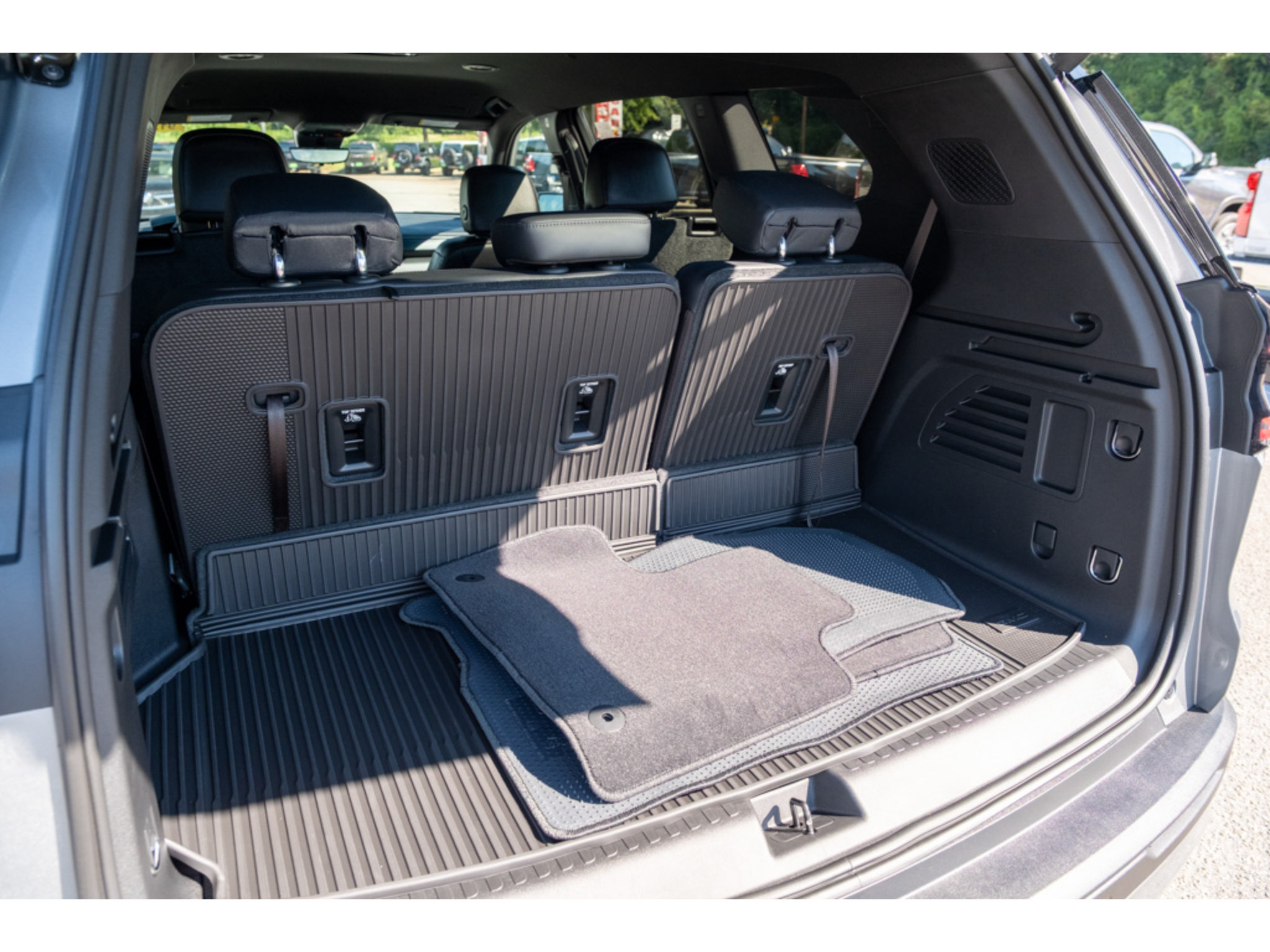 New 2027 GMC Acadia Elevation w/ Elevation Premium Package FWD image 32
