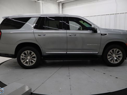 Used 2024 GMC Yukon Denali image 2