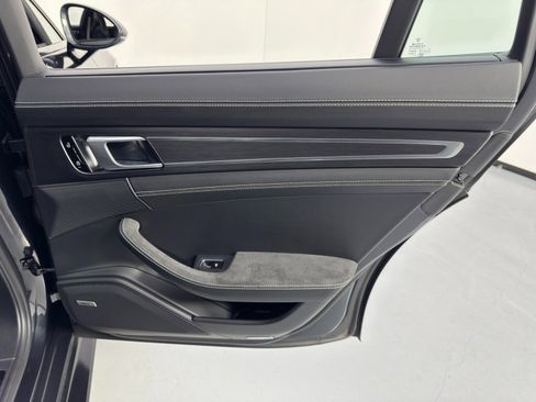 Used 2019 Porsche Panamera GTS image 48