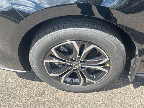 New 2026 Toyota Sienna Platinum AWD/4WD image 19