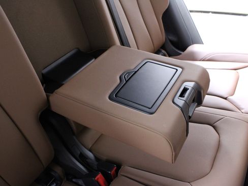 Used 2019 Audi Q8 Premium image 16