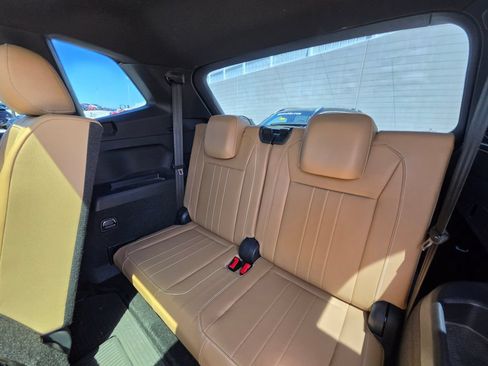Used 2024 Volkswagen Tiguan SE R-Line FWD image 21
