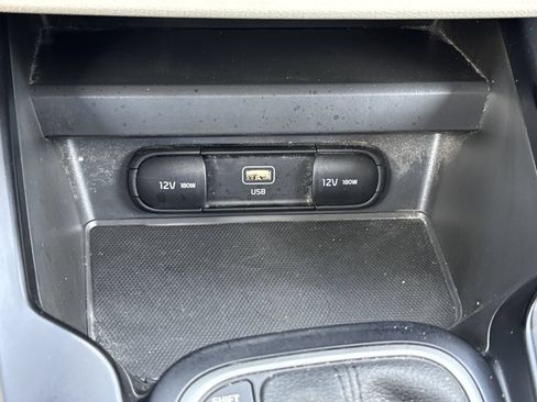 Used 2025 Kia Soul LX FWD image 22