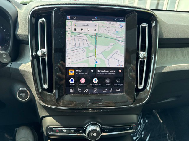 Certified 2025 Volvo XC40 B5 Plus AWD/4WD image 25