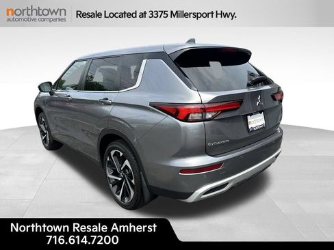 Used 2023 Mitsubishi Outlander SE AWD/4WD image 3