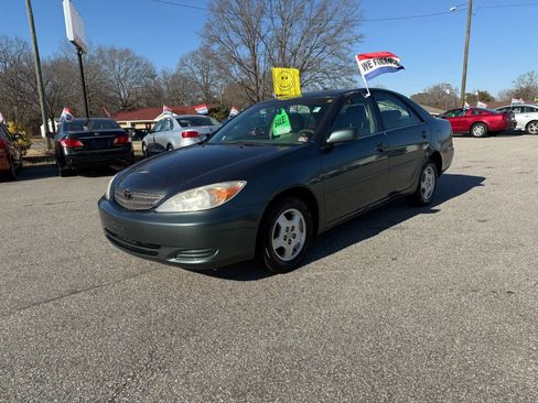 Used 2002 Toyota Camry SE FWD image 1