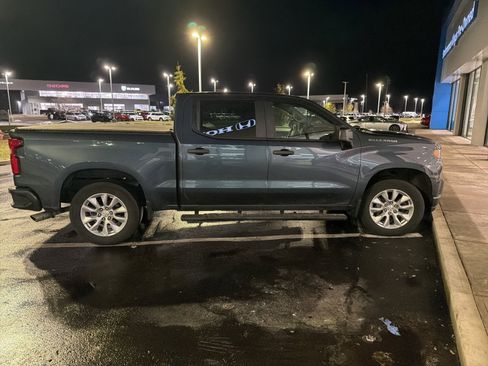 Used 2020 Chevrolet Silverado 1500 Custom w/ Custom Value Package image 8