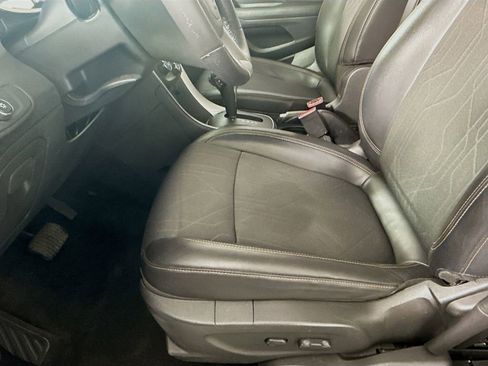 Used 2020 Chevrolet Trax LT w/ LT Convenience Package image 32