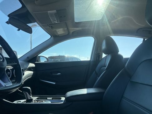 Certified 2025 Nissan Sentra SR w/ SR Premium Package image 32