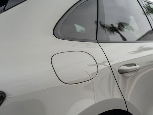 New 2026 Porsche Macan AWD/4WD image 16
