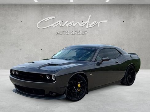 Used 2015 Dodge Challenger R/T Scat Pack RWD image 1