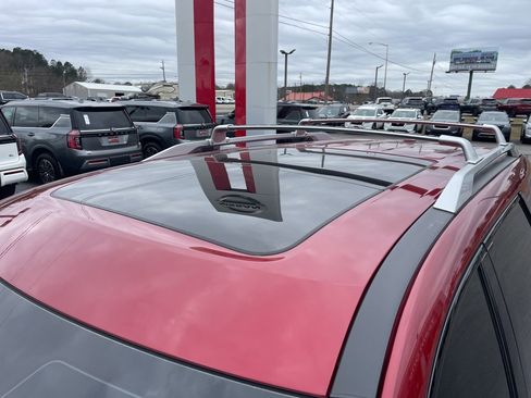 Used 2024 Nissan Pathfinder Platinum image 8