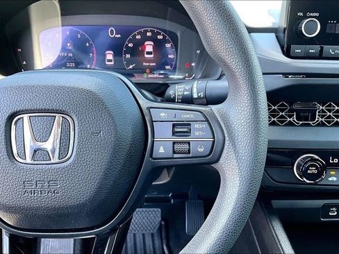 Used 2023 Honda Accord LX image 11