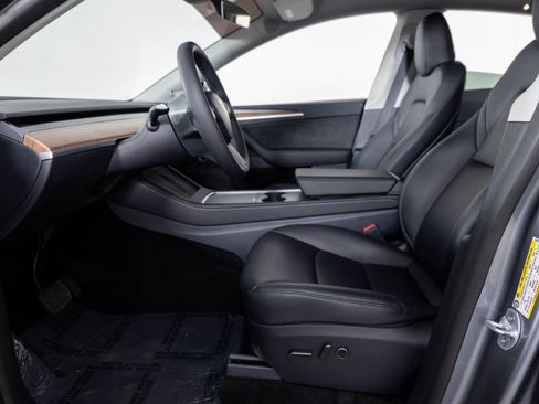 Used 2025 Tesla Model Y Long Range image 15