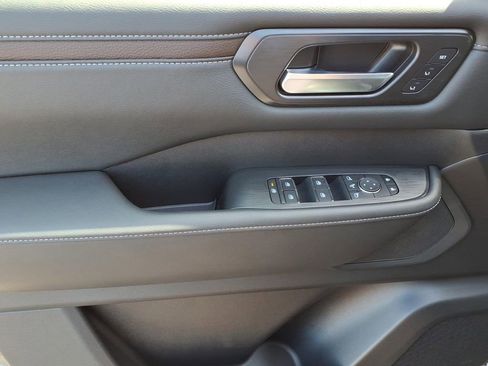 New 2026 Nissan Armada SL w/ Captain's Chari Seat Package RWD image 15