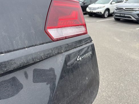 Used 2023 Volkswagen Atlas SEL R-Line image 10