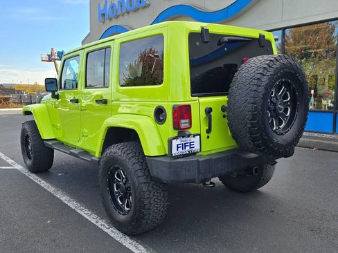 Used 2017 Jeep Wrangler Unlimited Rubicon w/ Max Tow Package image 3