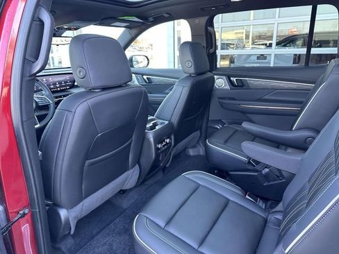 Used 2025 Buick Enclave Avenir w/ Super Cruise Package AWD/4WD image 33