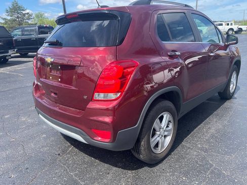 Used 2017 Chevrolet Trax LT w/ LT Convenience Package image 4