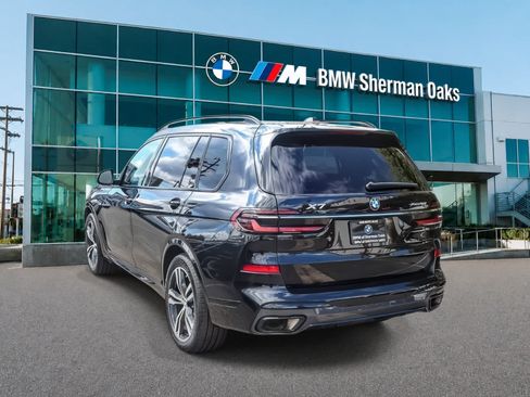 Used 2023 BMW X7 xDrive40i w/ M Sport Package AWD/4WD image 6