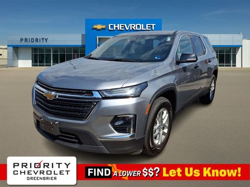 Used 2023 Chevrolet Traverse LS FWD image 1