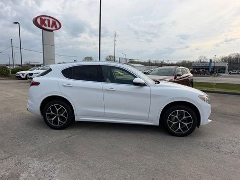 Used 2021 Alfa Romeo Stelvio Ti image 2