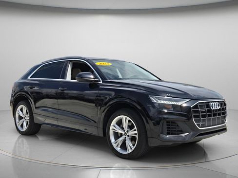 Used 2023 Audi Q8 Premium w/ Convenience Package AWD/4WD image 8