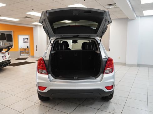 Used 2021 Chevrolet Trax LS w/ Tint and Cruise Package image 9