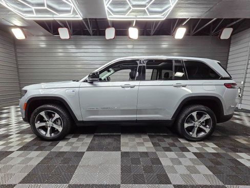 Used 2022 Jeep Grand Cherokee Limited 4xe w/ Luxury Tech Group II AWD/4WD image 7