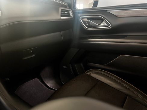 Used 2023 Chevrolet Suburban High Country w/ Advanced Technology Package image 20