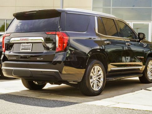 Used 2022 GMC Yukon SLT w/ SLT Premium Package AWD/4WD image 12