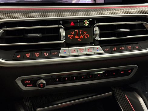 Used 2023 BMW X6 xDrive40i w/ M Sport Package image 25