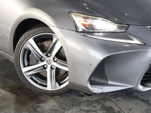 Used 2017 Lexus IS 200t w/ Premium Package RWD image 4