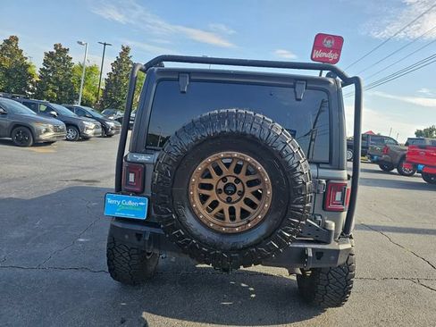 Used 2019 Jeep Wrangler Unlimited Rubicon AWD/4WD image 7