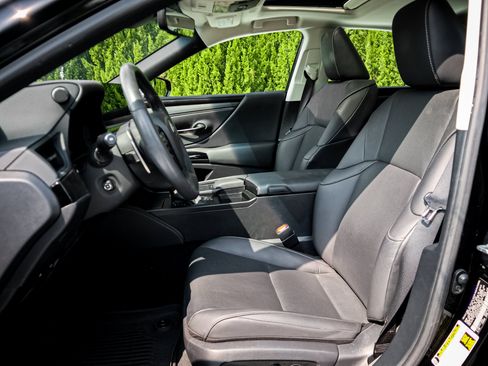 Used 2022 Lexus ES 350 w/ Premium Package FWD image 7