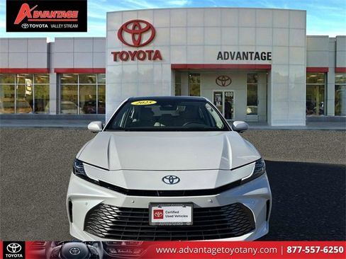 Used 2025 Toyota Camry XLE image 11