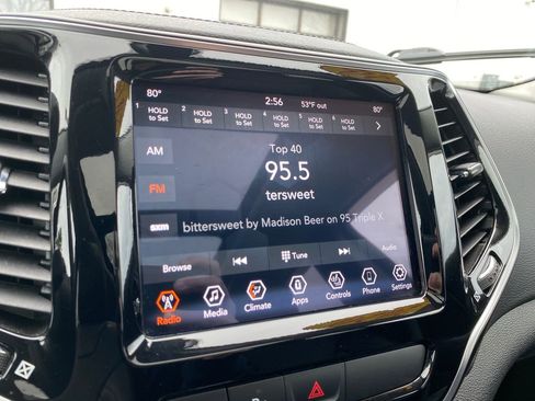 Used 2020 Jeep Cherokee Limited image 11