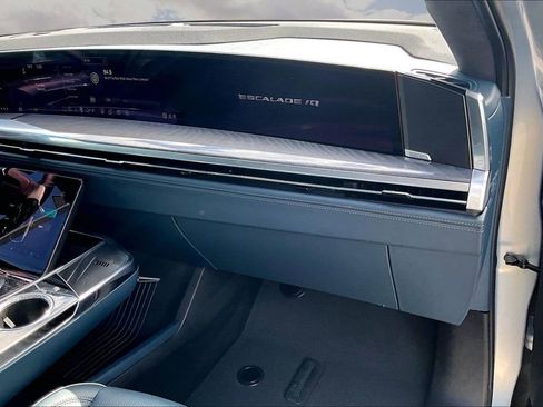 Certified 2025 Cadillac Escalade IQ Sport 2 image 26