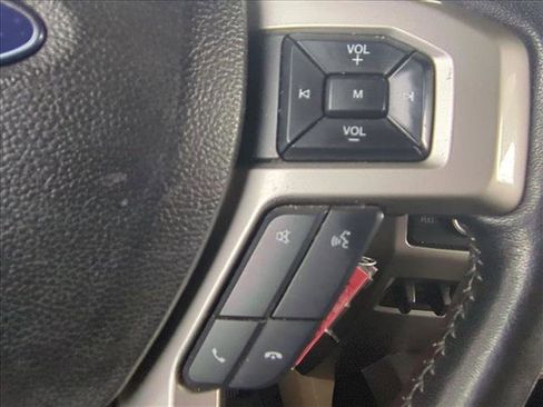 Used 2017 Ford F250 Lariat w/ Chrome Package image 12